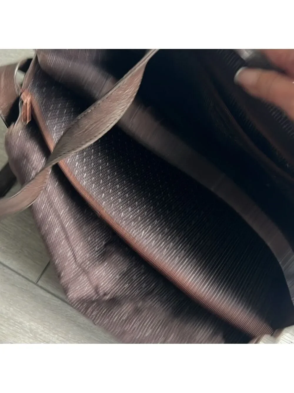 Kenneth Cole vintage flap closure brown soft leather shoulder bag